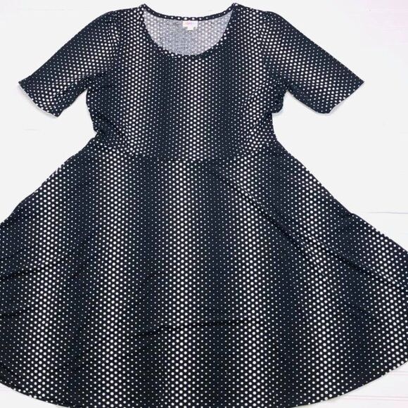 NWT LuLaRoe Nicole Dress Size M Black White Micro Polka Dot Full Circle Skirt - Picture 1 of 2
